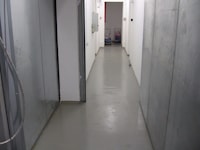 Наливной пол в коридоре и бытовом помещении